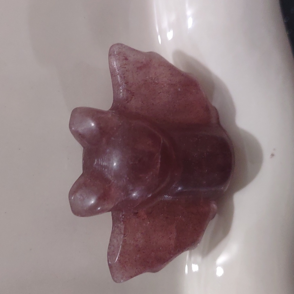 Bat Carving Strawberry Quartz 1inch By 1.5 Inch Has Flaws - Picture 7 of 12